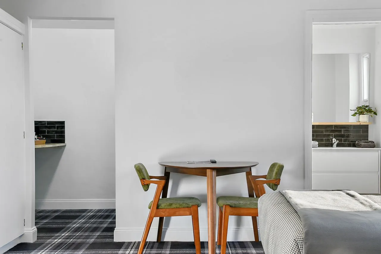 Deluxe Family Room — view 5
