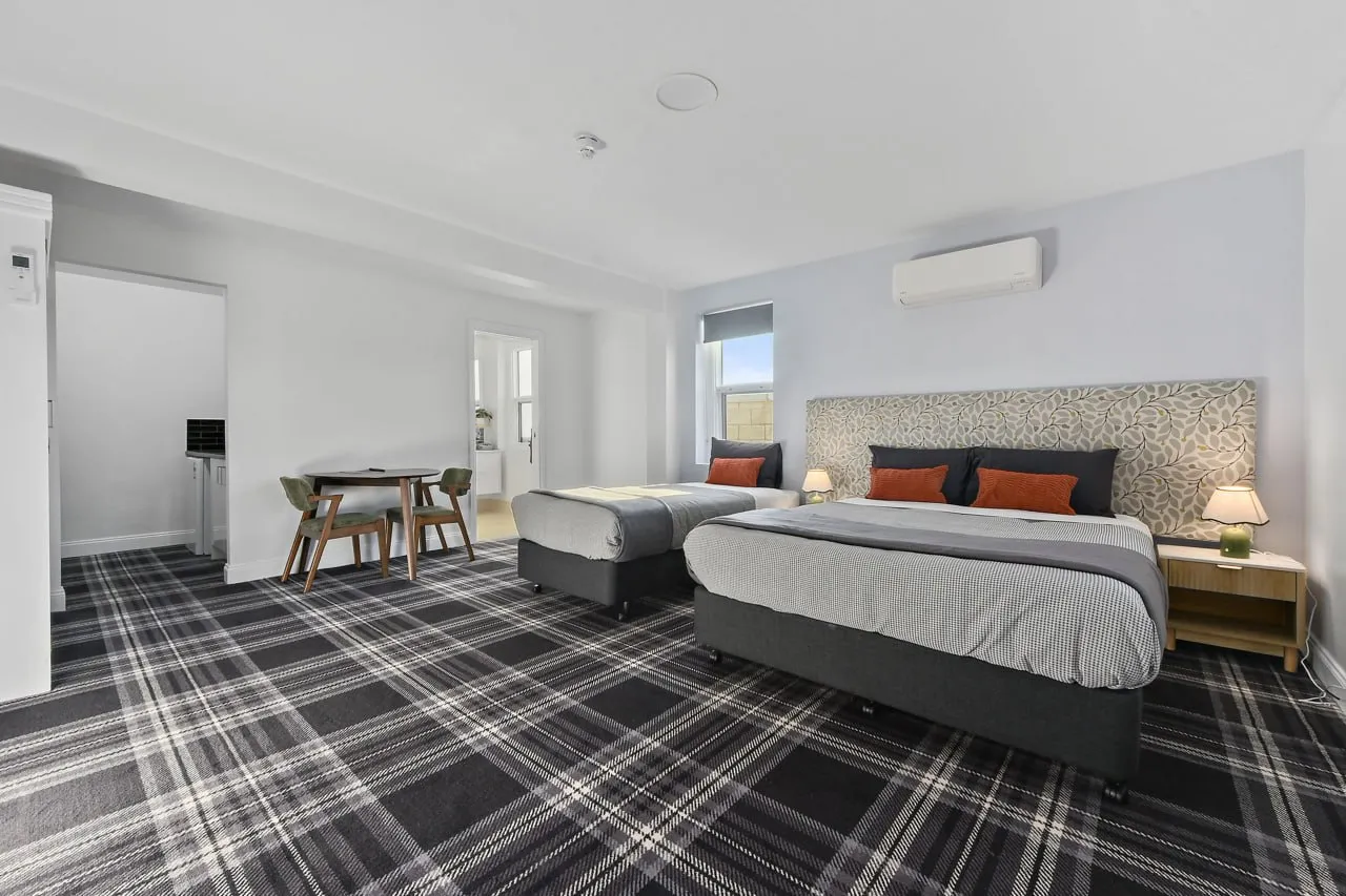 Deluxe Family Room — view 4